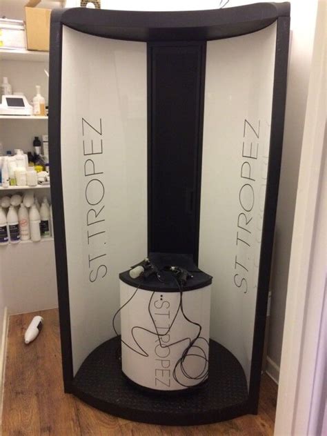 st tropez spray tan booth.